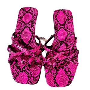 14TH & UNION PINK AND BLACK SERPENT SANDAL SIZE 8 -NWOT